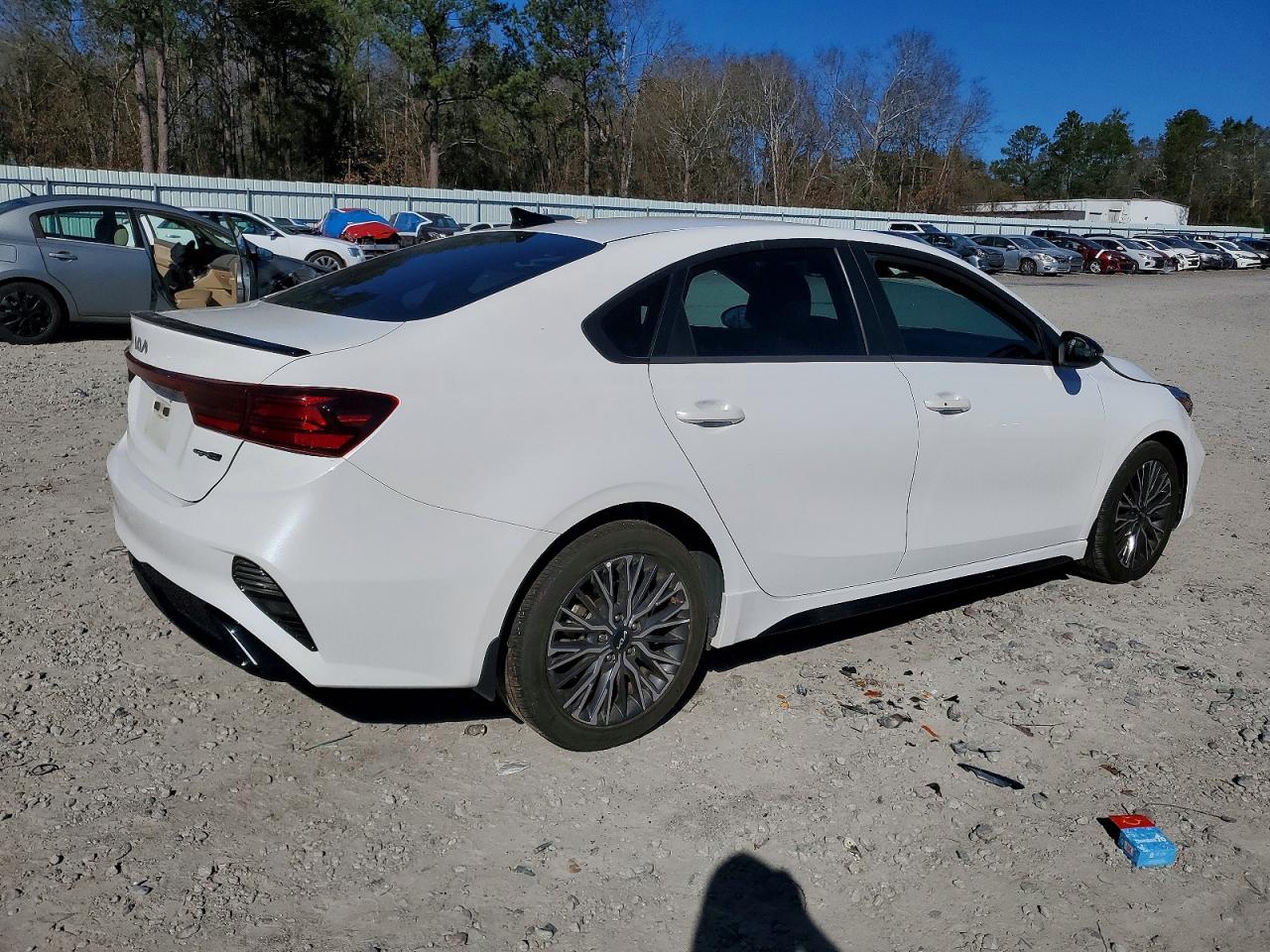 2024 KIA FORTE GT LINE photo 3