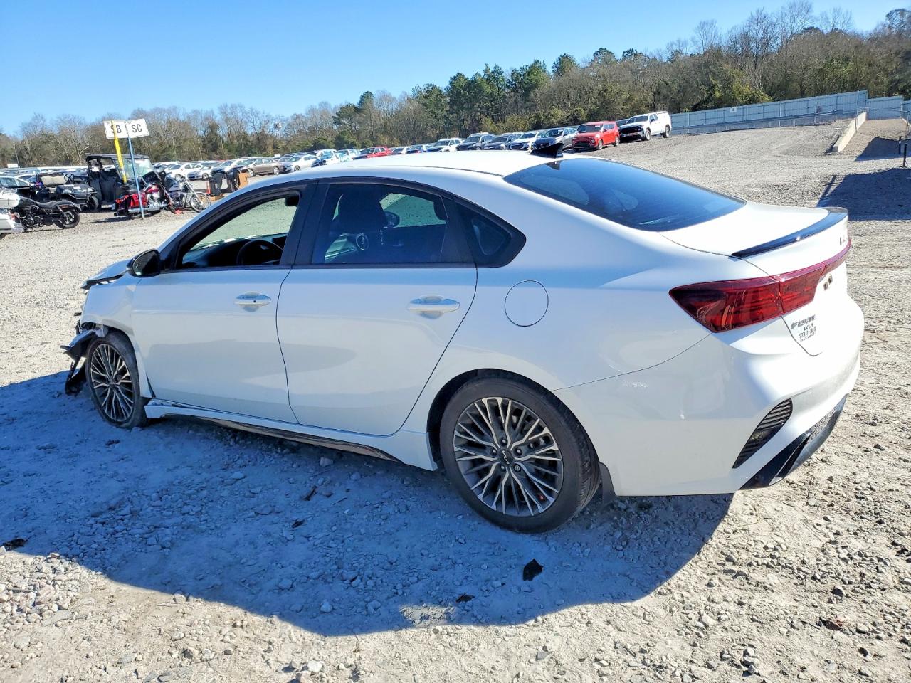 2024 KIA FORTE GT LINE photo 2