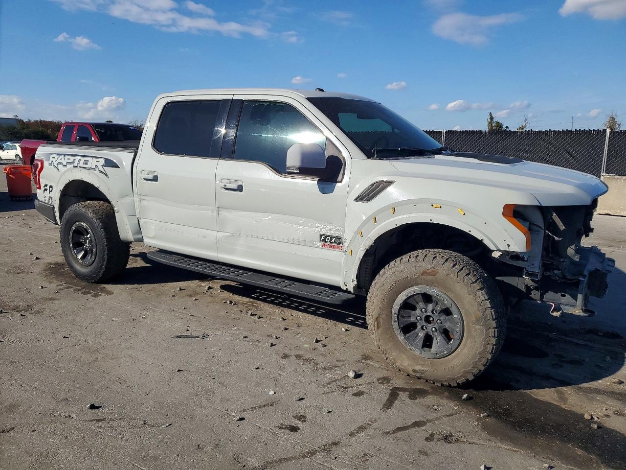 2017 FORD F150 RAPTOR photo 4