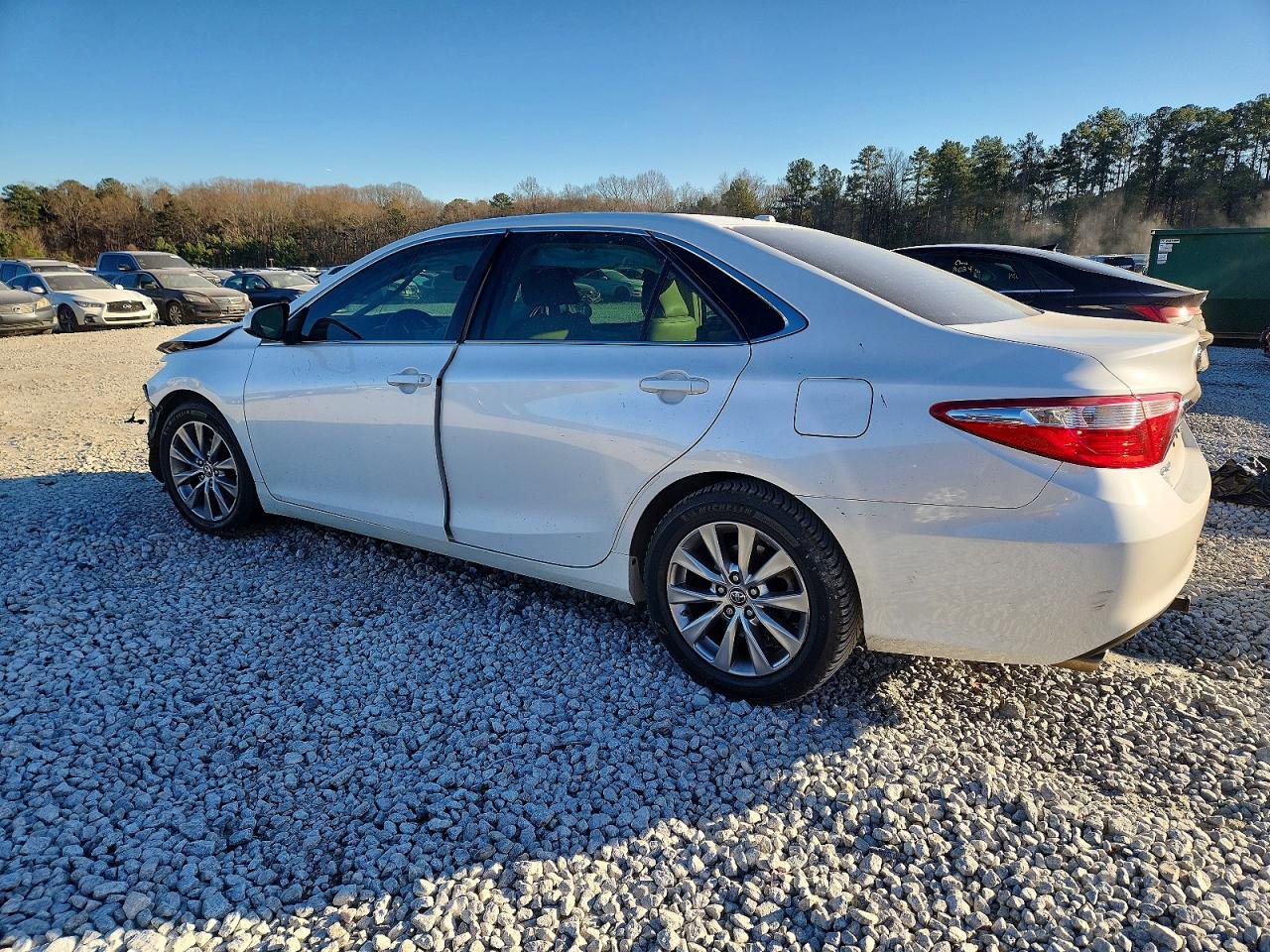 2016 TOYOTA CAMRY XSE photo 2