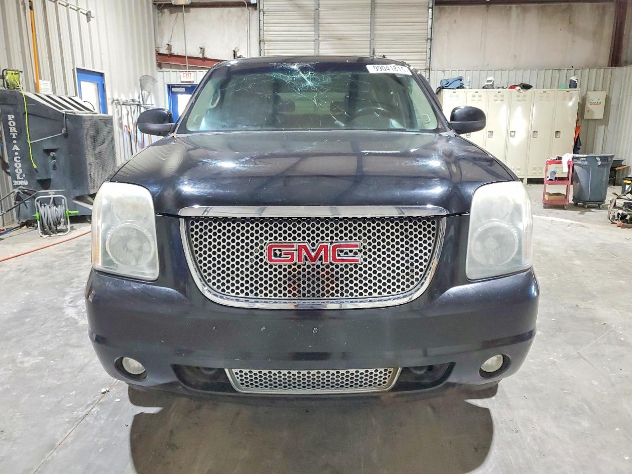 2010 GMC YUKON XL DENALI photo 5