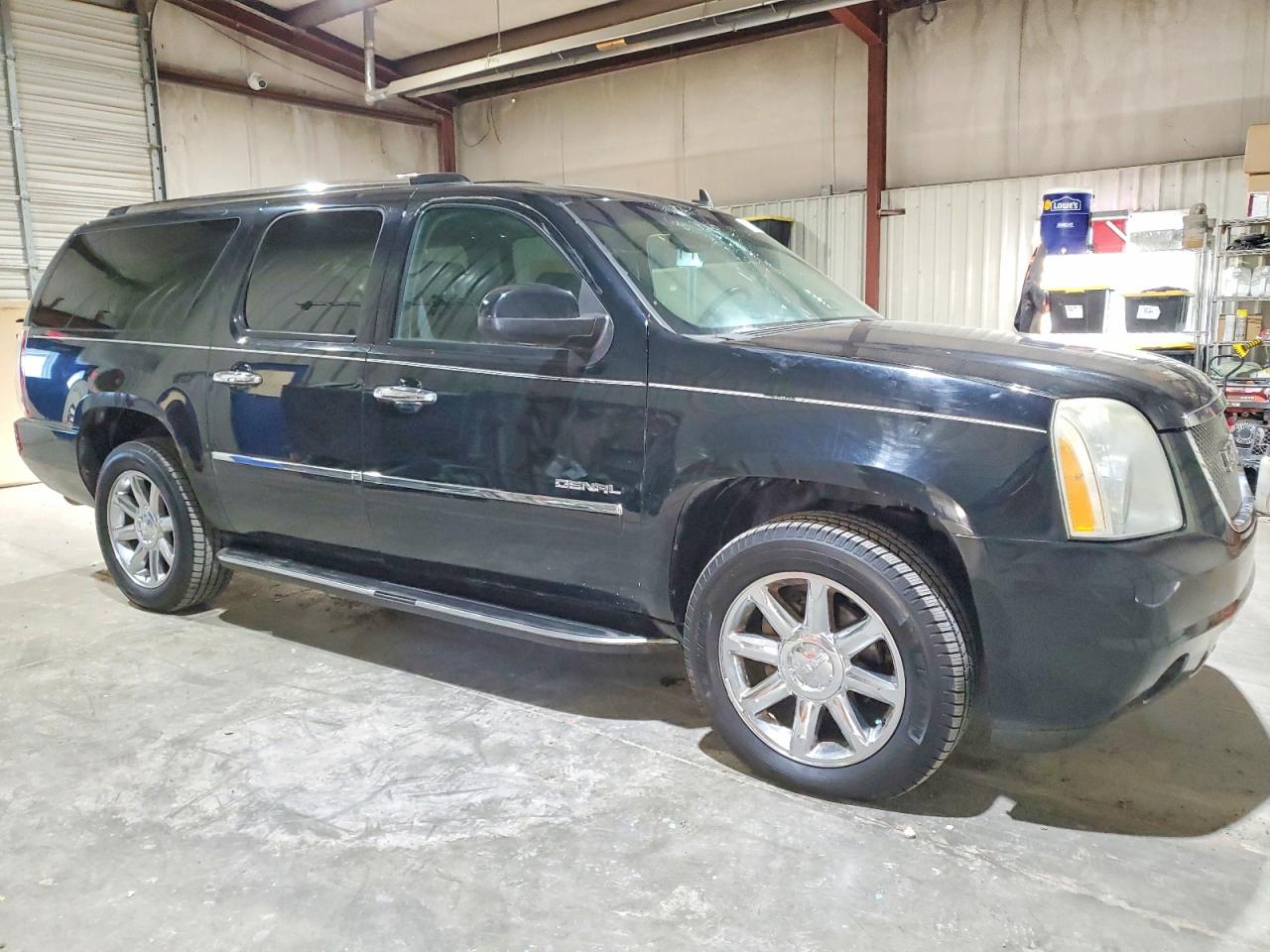 2010 GMC YUKON XL DENALI photo 4