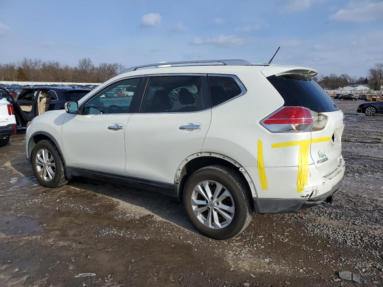 2016 NISSAN ROGUE S photo 2