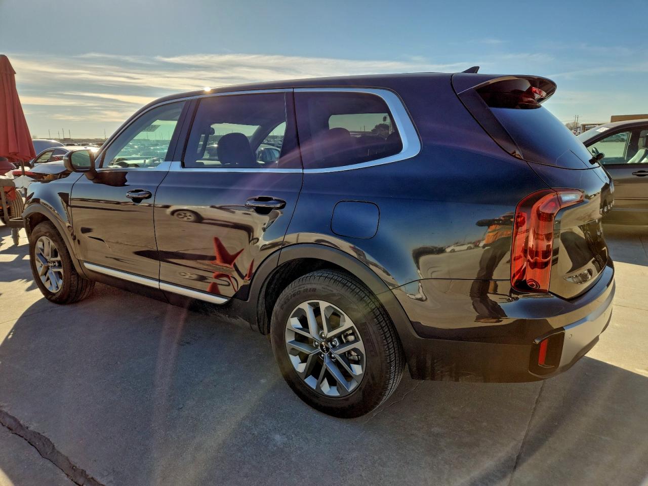 2025 KIA TELLURIDE LX photo 2