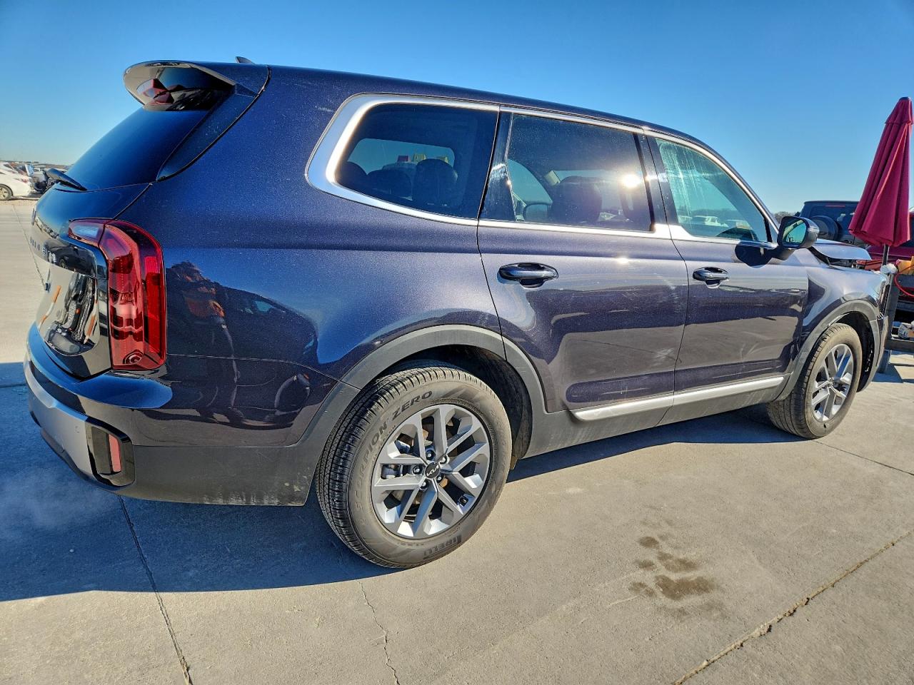 2025 KIA TELLURIDE LX photo 3