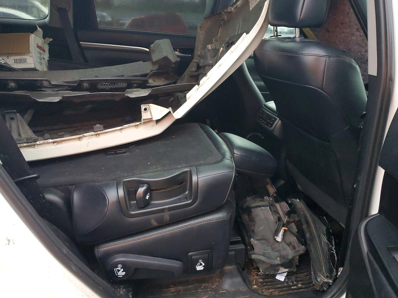 2019 TOYOTA HIGHLANDER HYBRID LIMITED photo 10