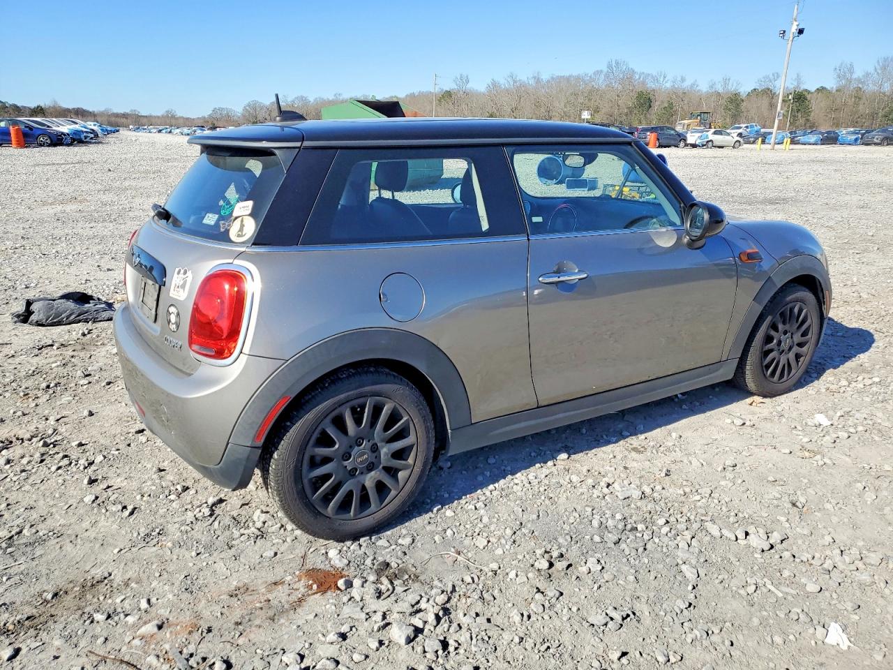 2017 MINI COOPER photo 3