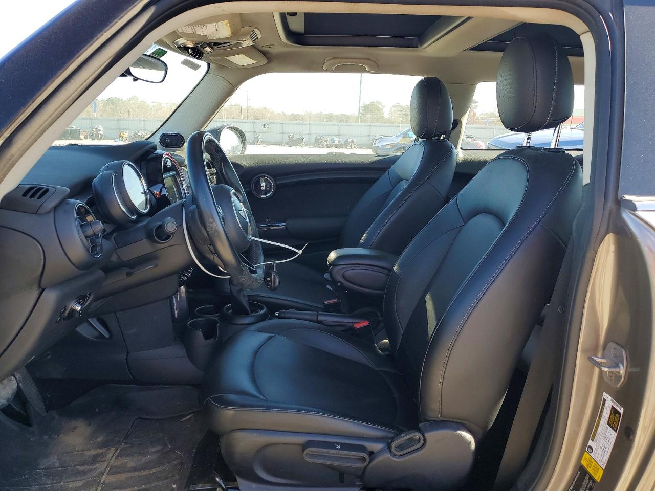2017 MINI COOPER photo 7