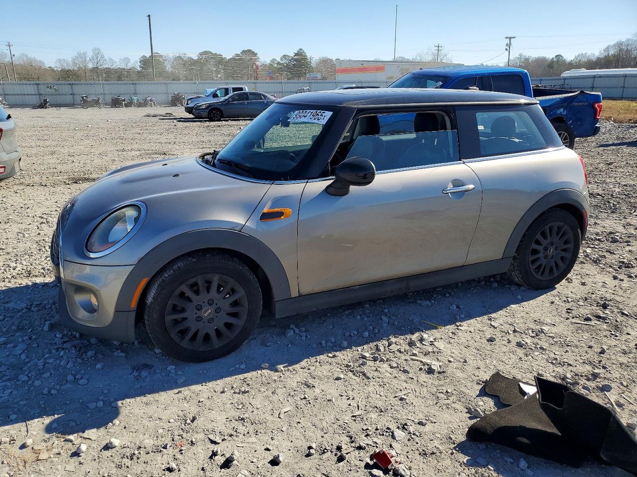 2017 MINI COOPER