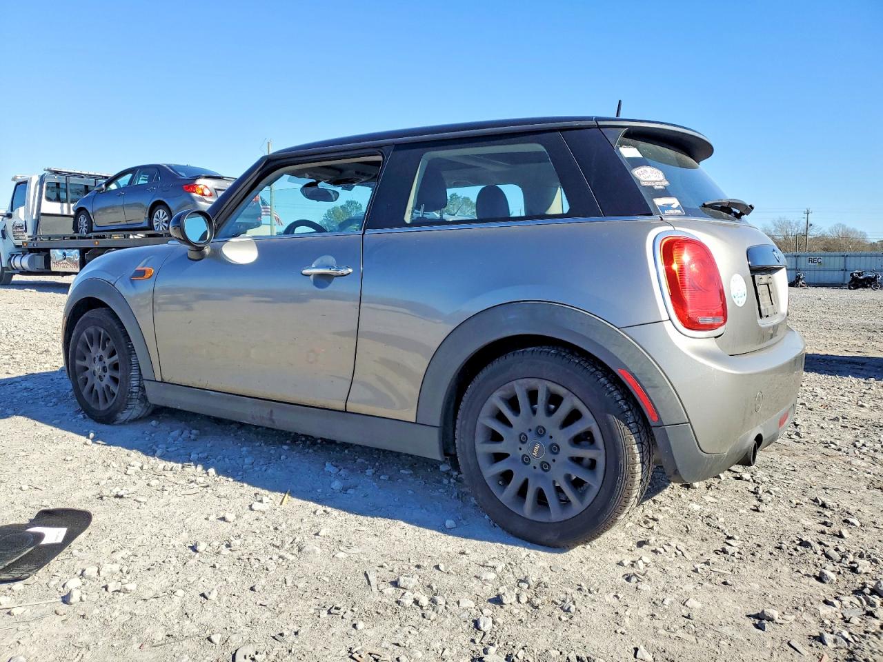 2017 MINI COOPER photo 2