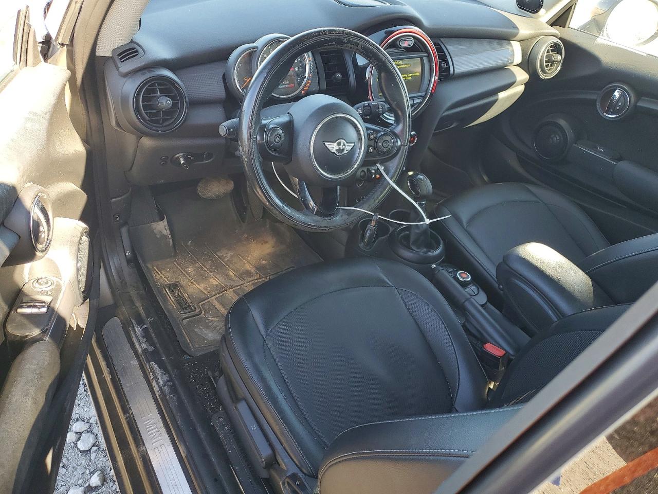 2017 MINI COOPER photo 8