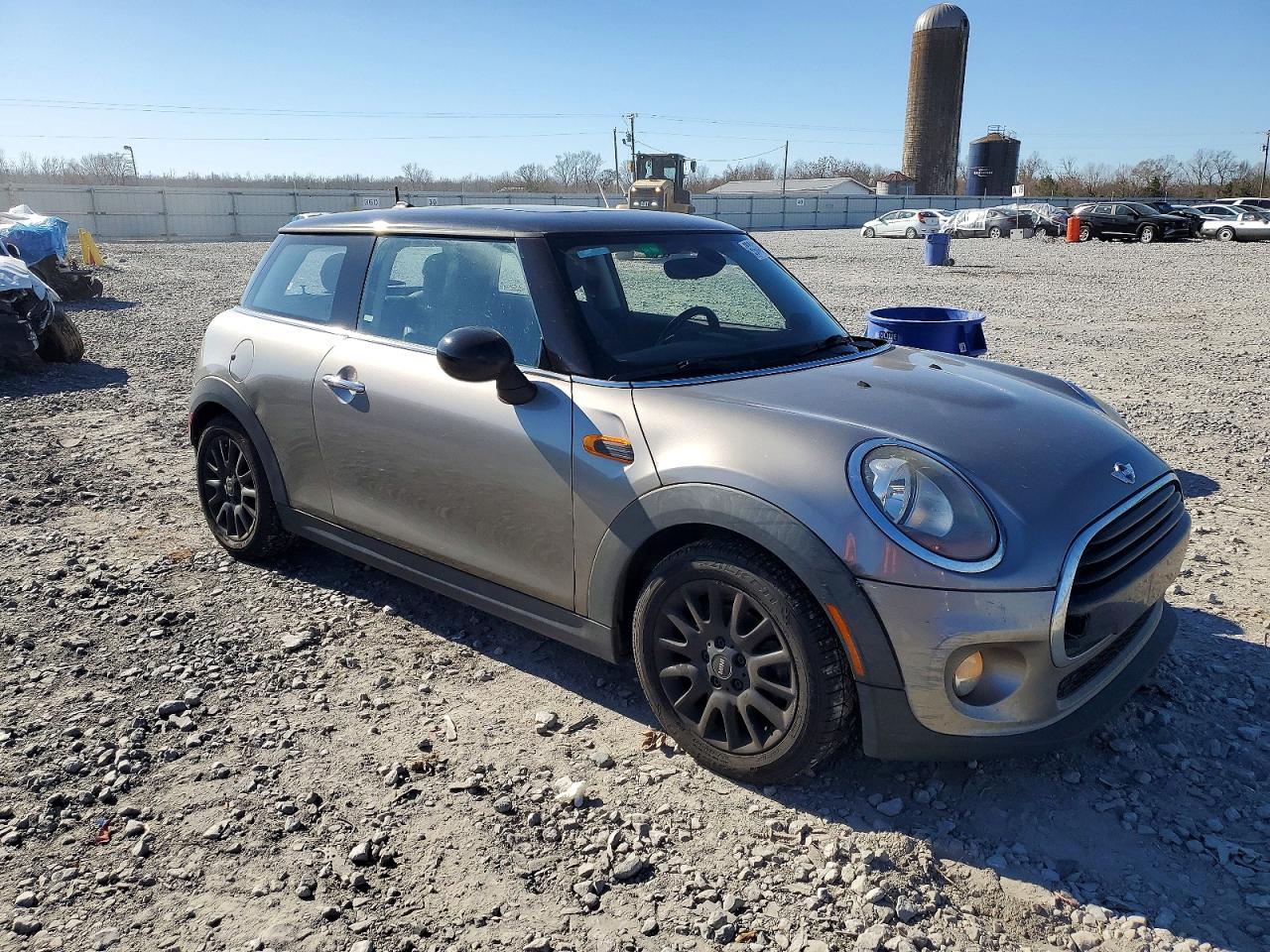 2017 MINI COOPER photo 4