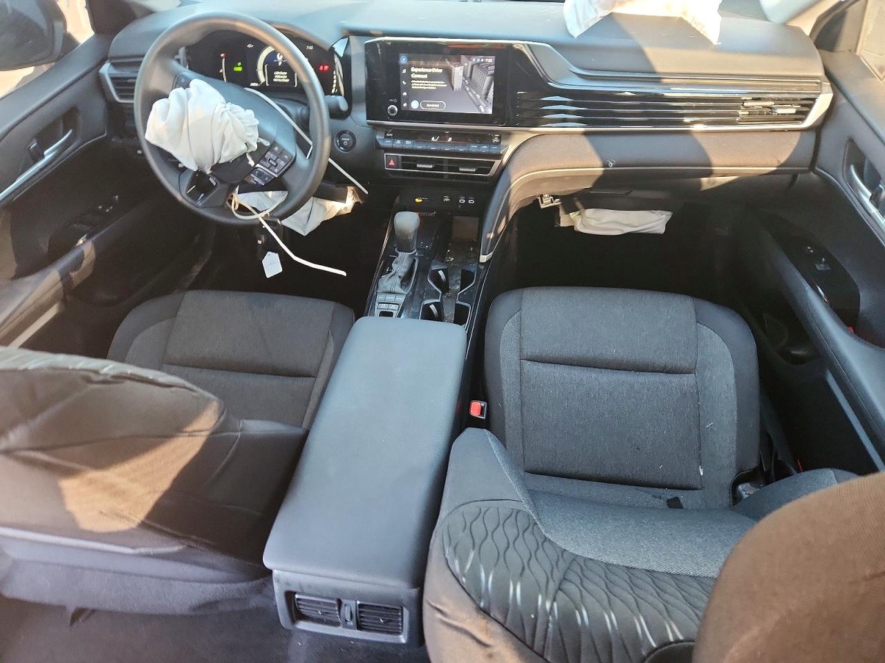2025 TOYOTA CAMRY XSE photo 8