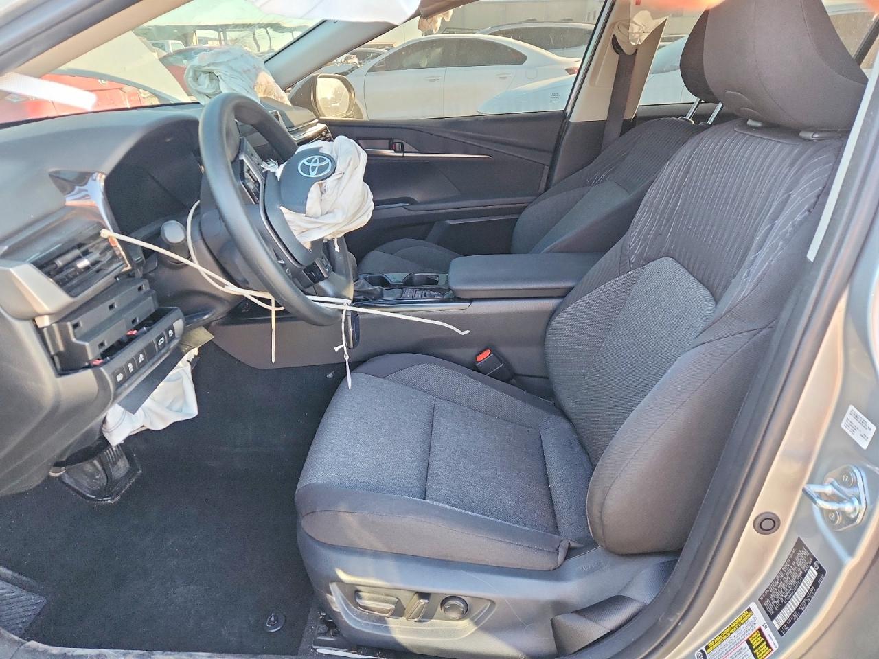 2025 TOYOTA CAMRY XSE photo 7