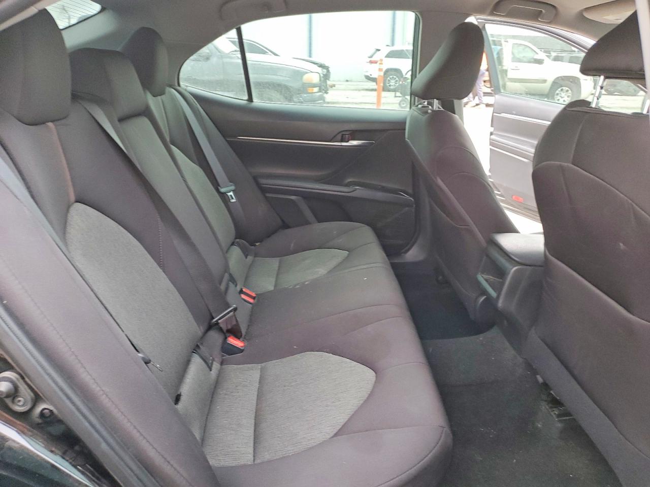 2020 TOYOTA CAMRY LE photo 19