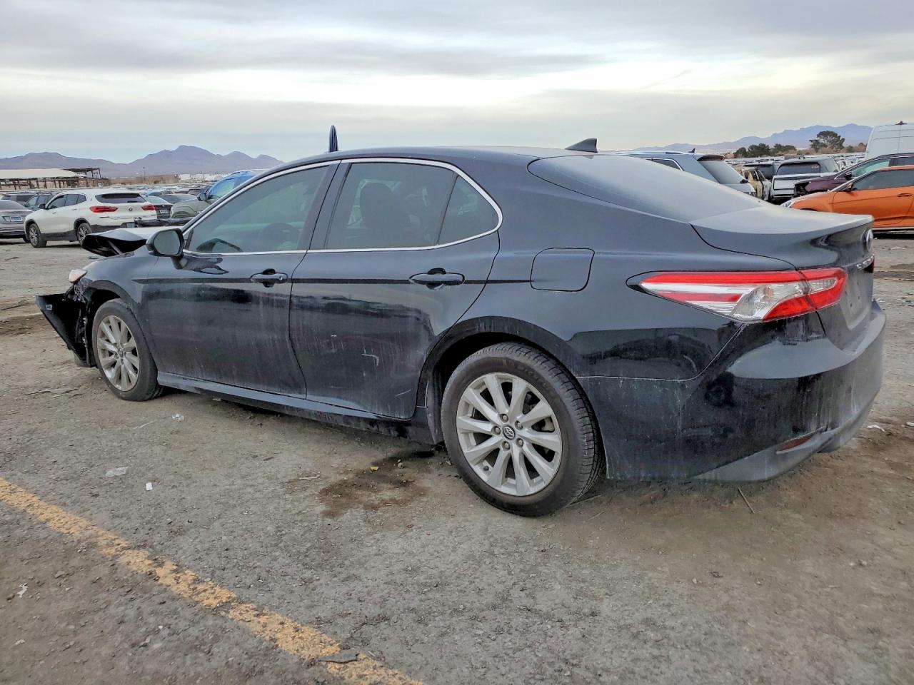 2020 TOYOTA CAMRY LE photo 3