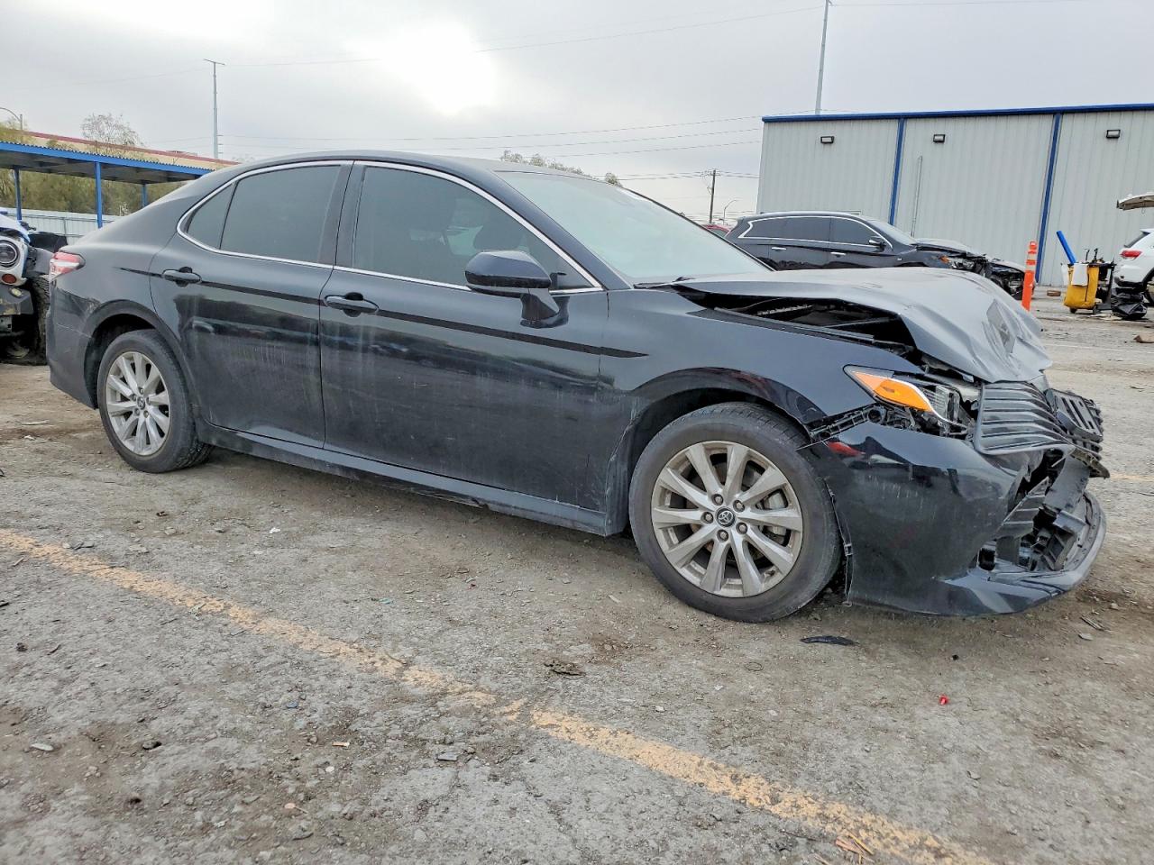 2020 TOYOTA CAMRY LE photo 7