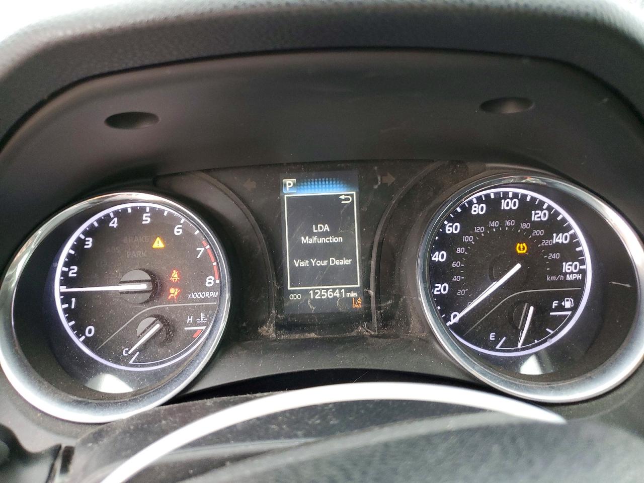 2020 TOYOTA CAMRY LE photo 17