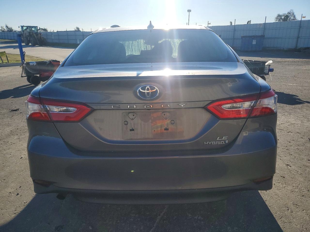 2020 TOYOTA CAMRY LE photo 11