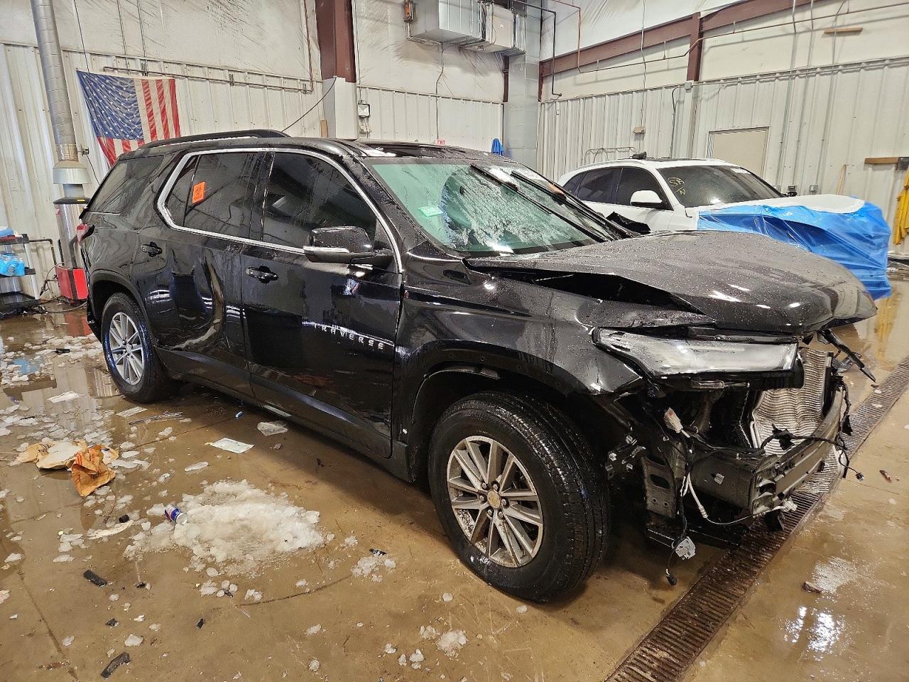 2023 CHEVROLET TRAVERSE LT photo 4