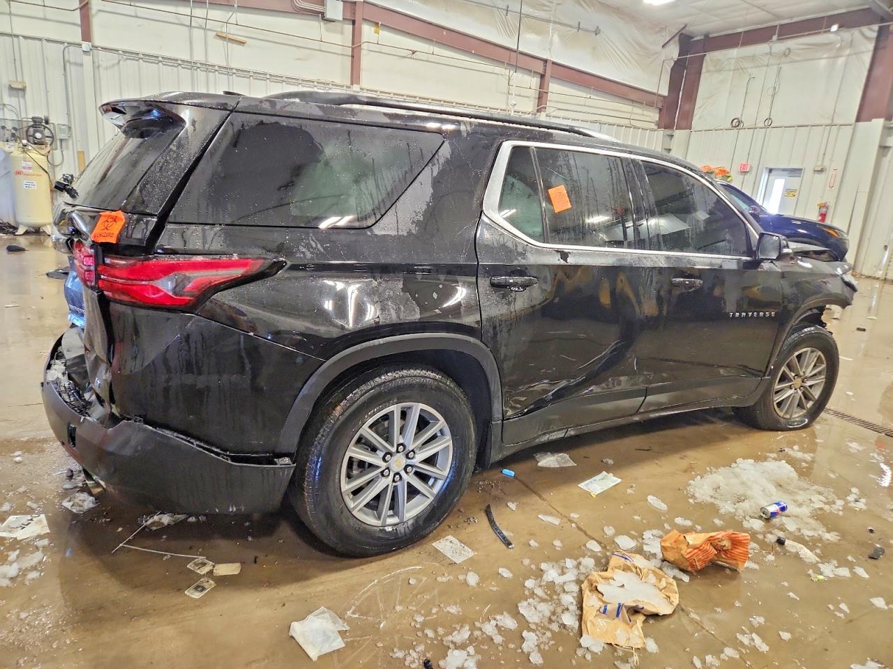 2023 CHEVROLET TRAVERSE LT photo 3
