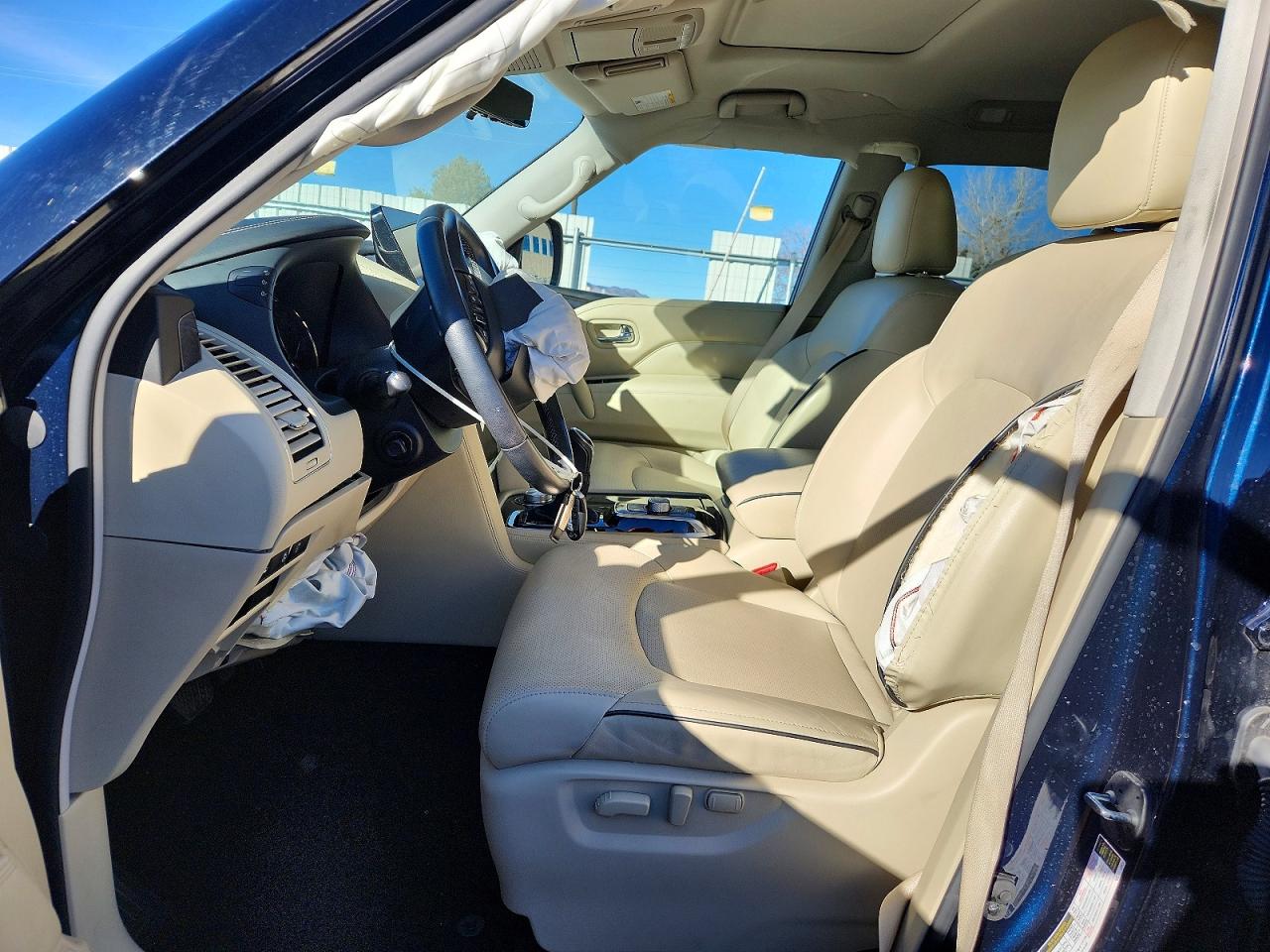 2022 INFINITI QX80 LUXE photo 7