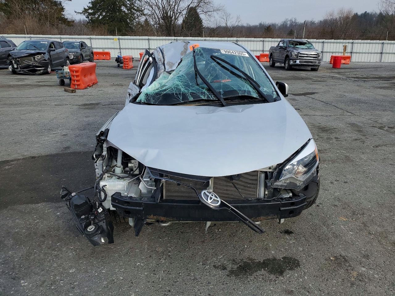 2016 TOYOTA COROLLA L photo 5