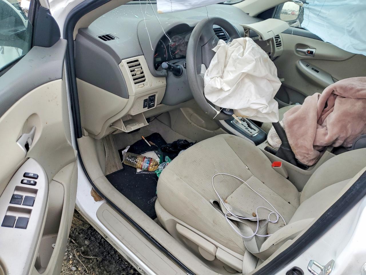 2010 TOYOTA COROLLA BASE photo 8