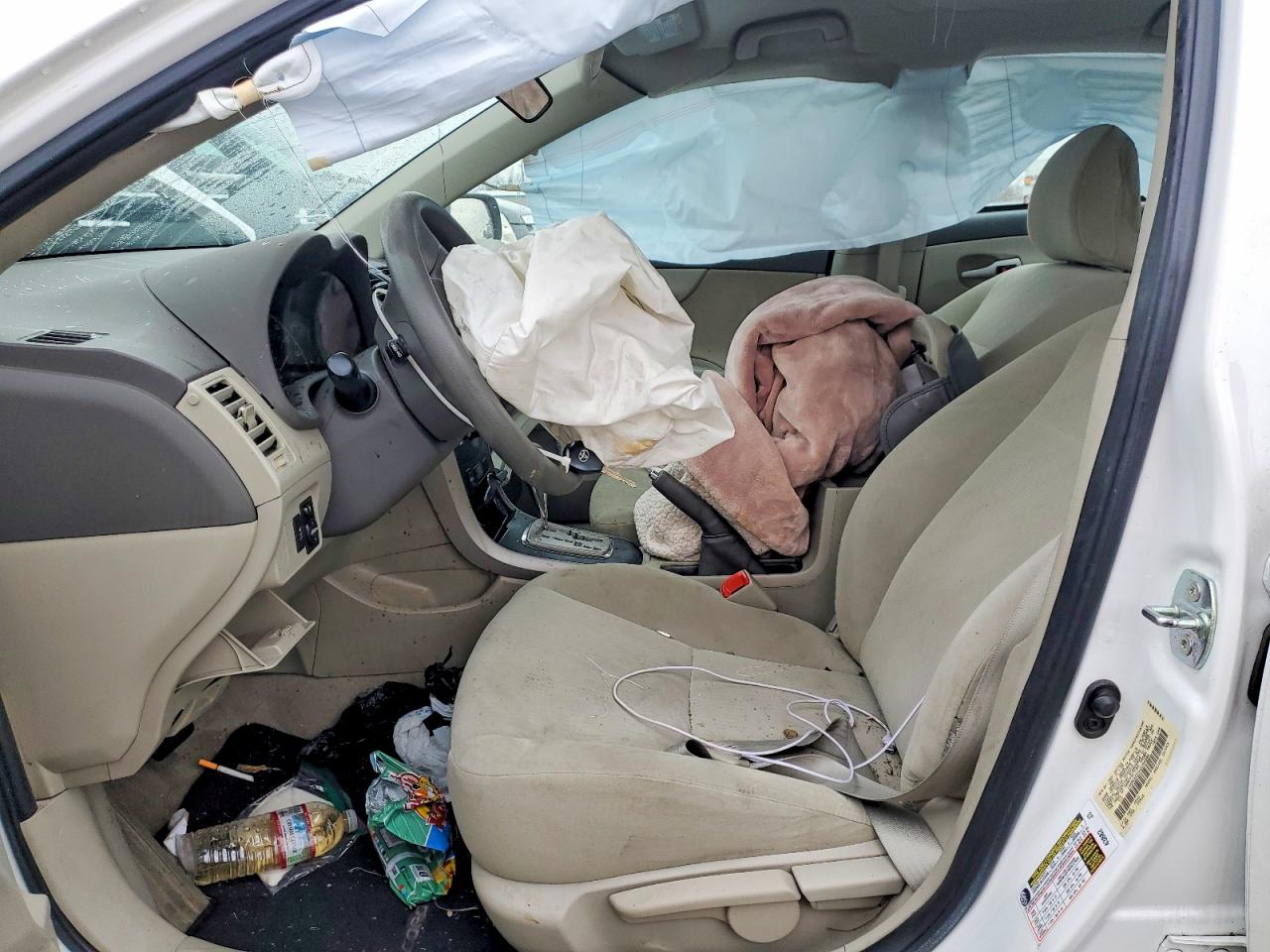 2010 TOYOTA COROLLA BASE photo 7