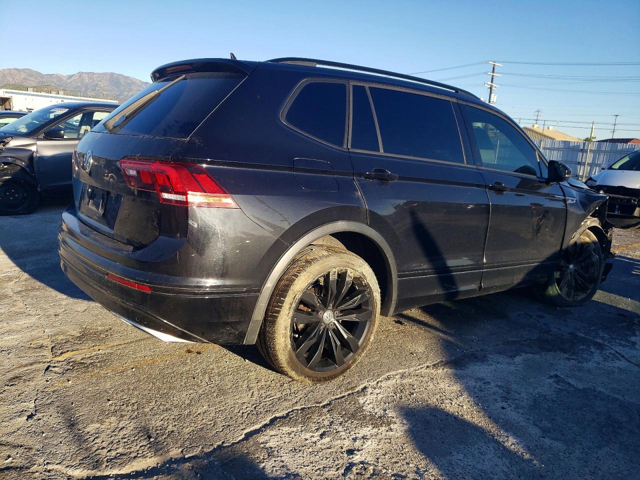 2021 VOLKSWAGEN TIGUAN SE photo 5