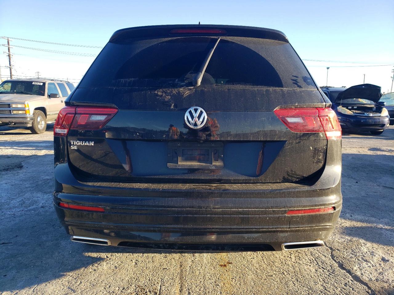 2021 VOLKSWAGEN TIGUAN SE photo 11
