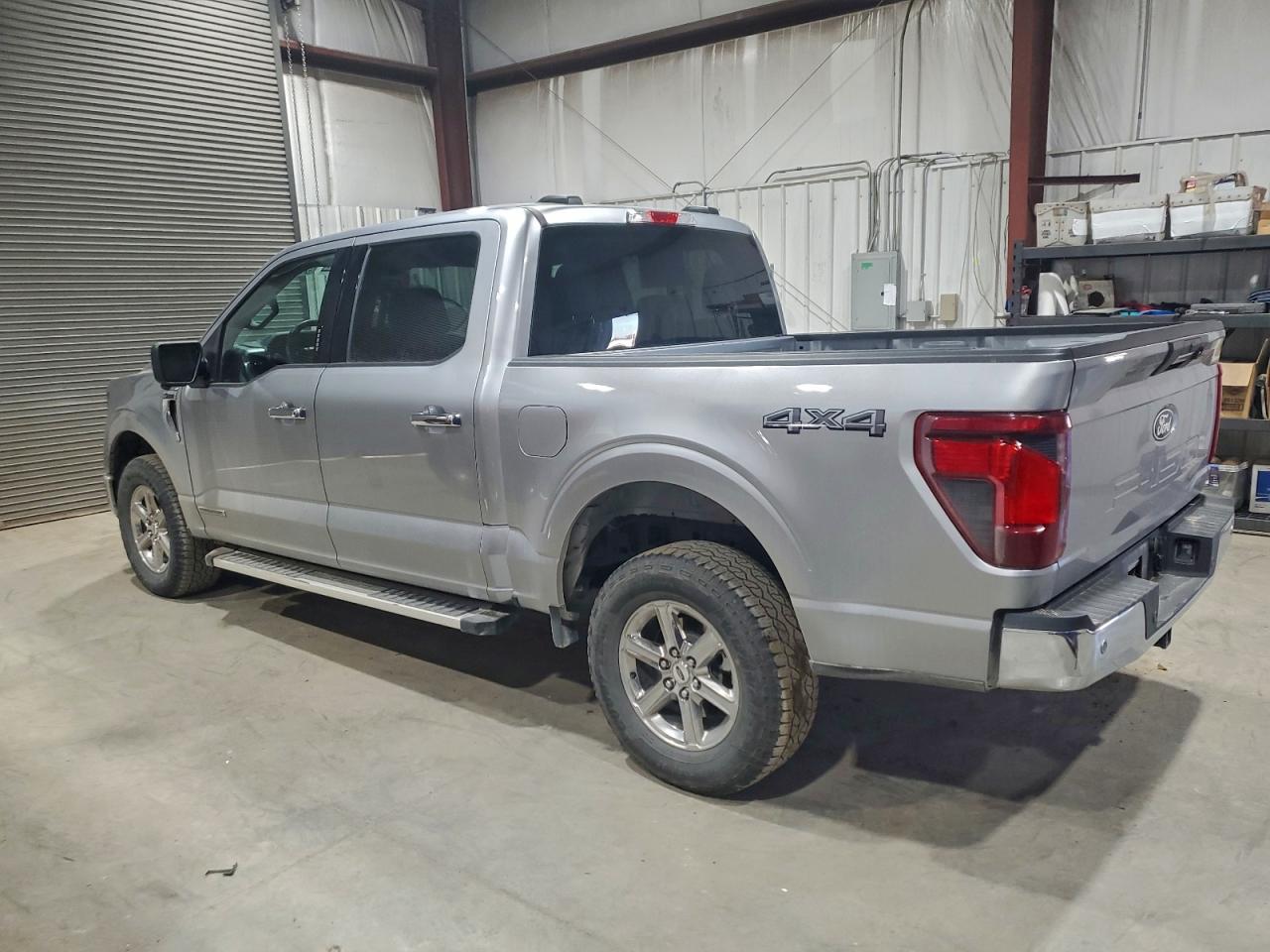 2024 FORD F150 XLT photo 2