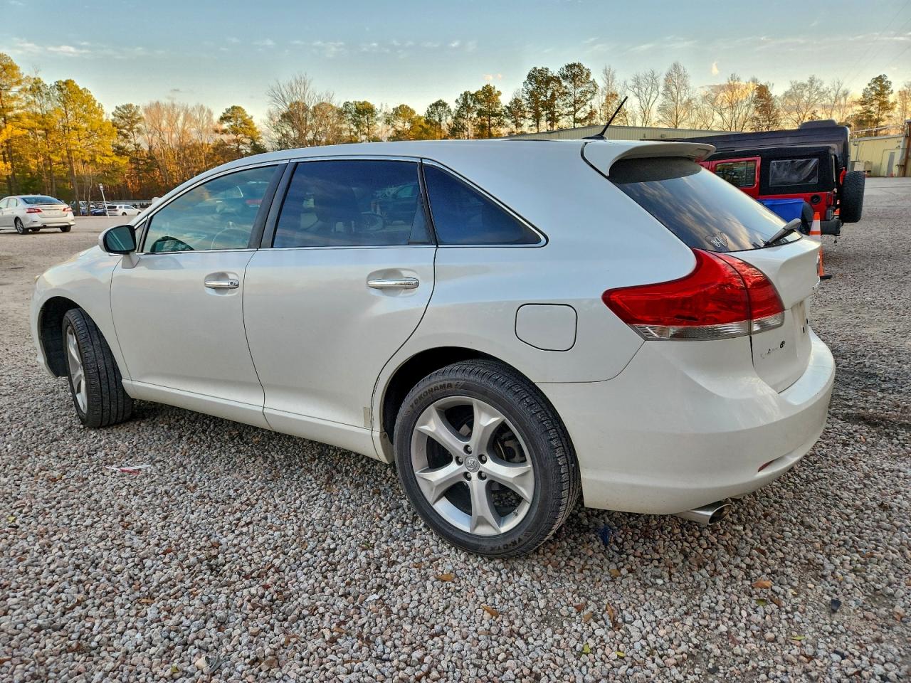 2009 TOYOTA VENZA photo 2