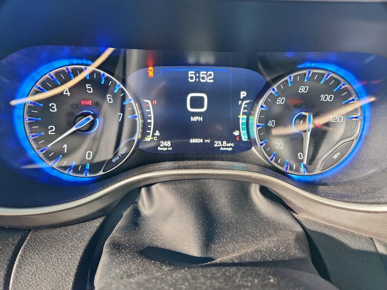 2023 CHRYSLER PACIFICA TOURING L photo 9