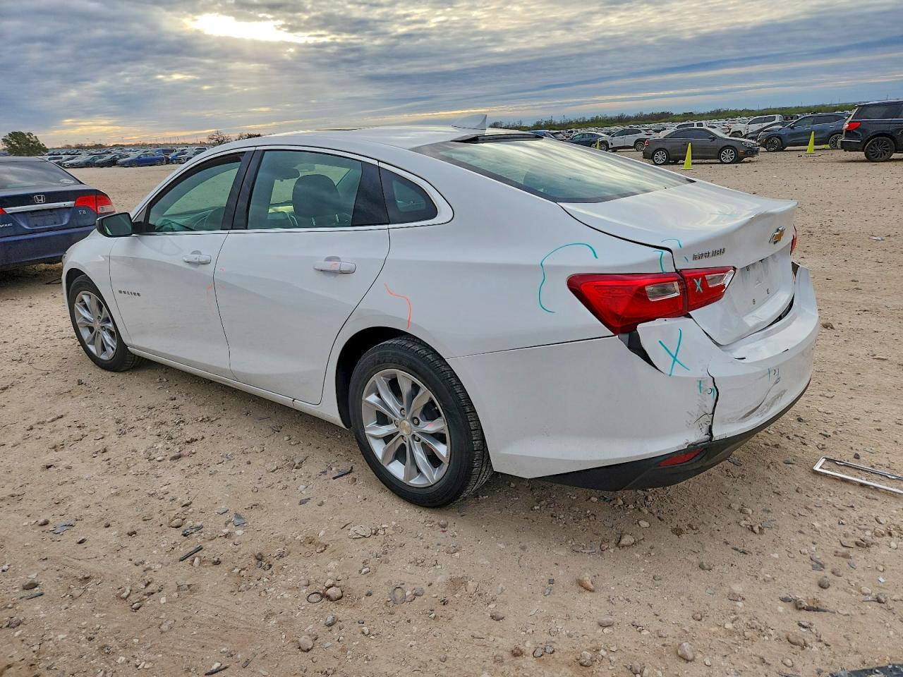 2024 CHEVROLET MALIBU LT photo 2
