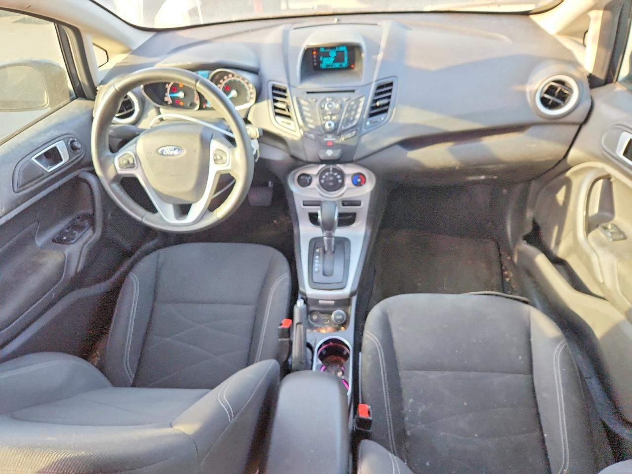 2016 FORD FIESTA SE photo 15