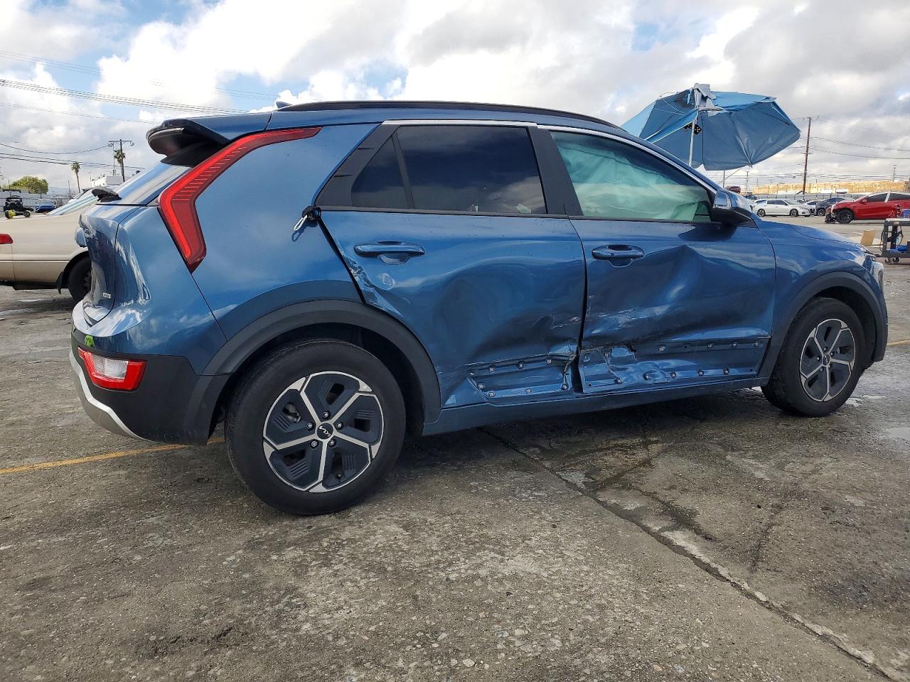 2024 KIA NIRO EX photo 3