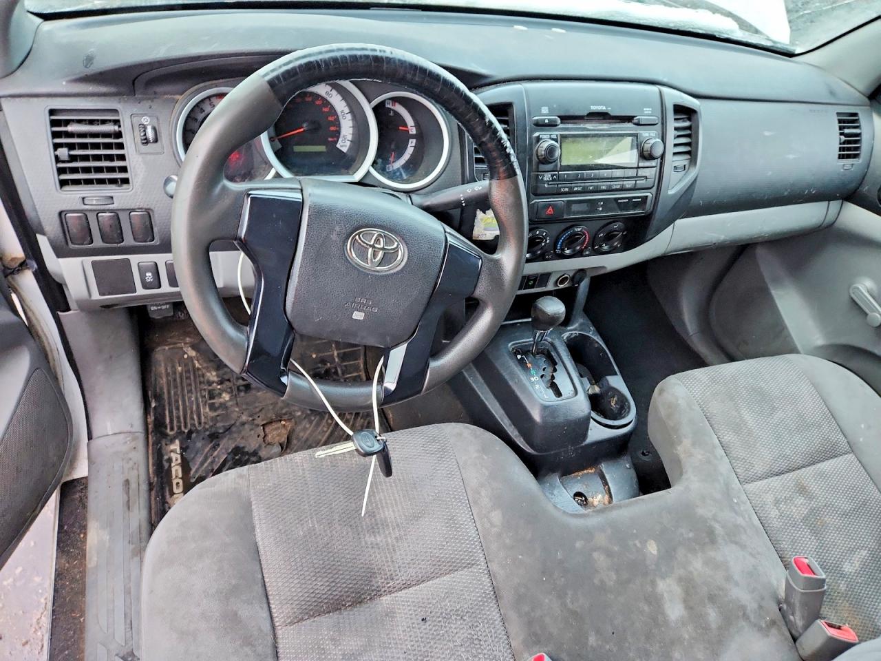 2012 TOYOTA TACOMA photo 8