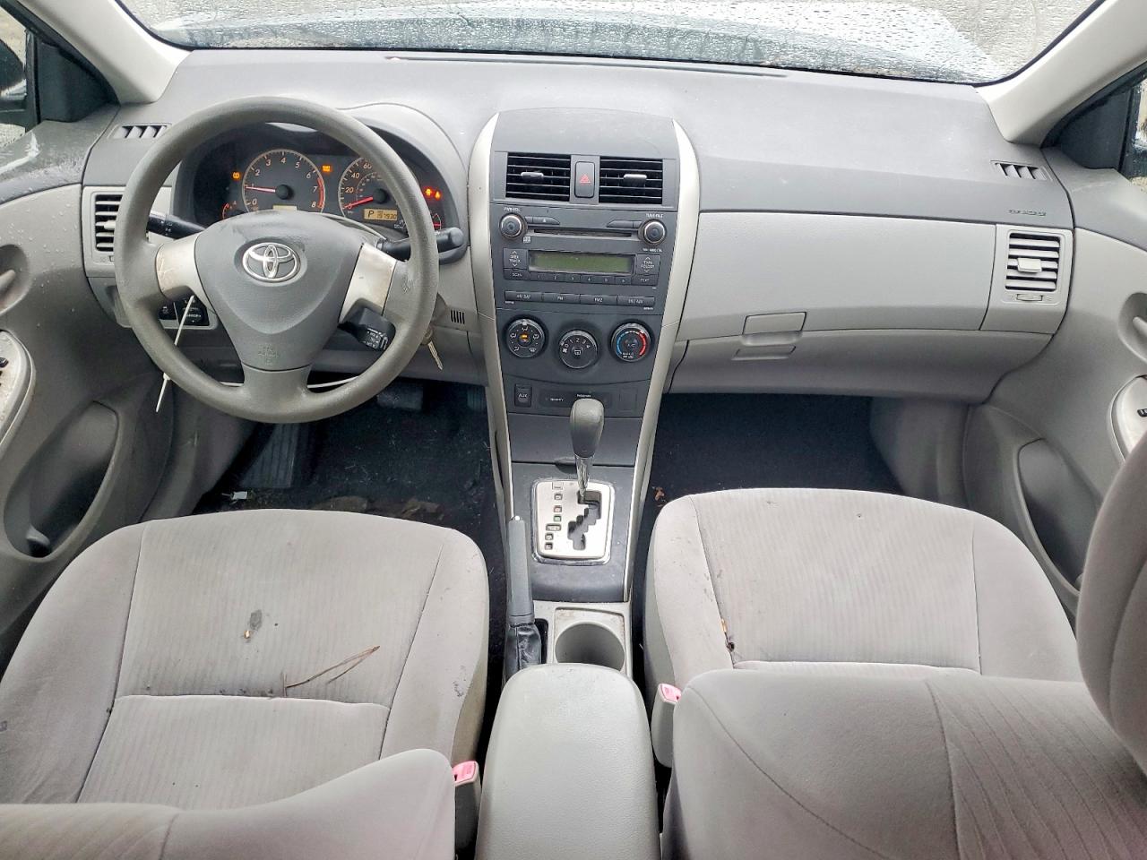 2010 TOYOTA COROLLA photo 8