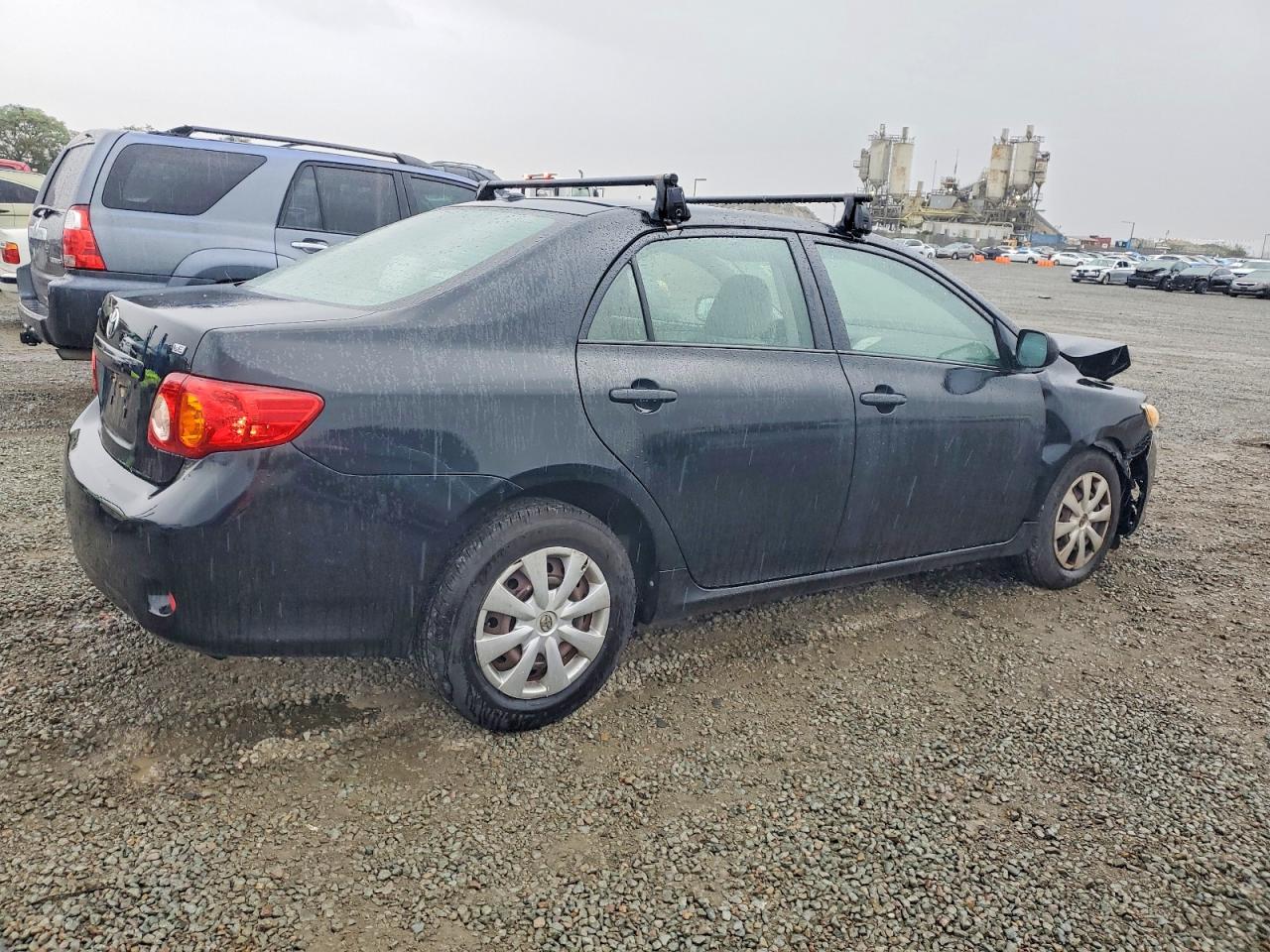 2010 TOYOTA COROLLA photo 3