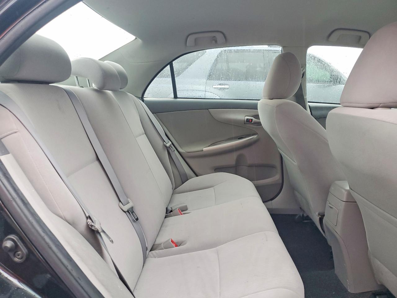2010 TOYOTA COROLLA photo 10