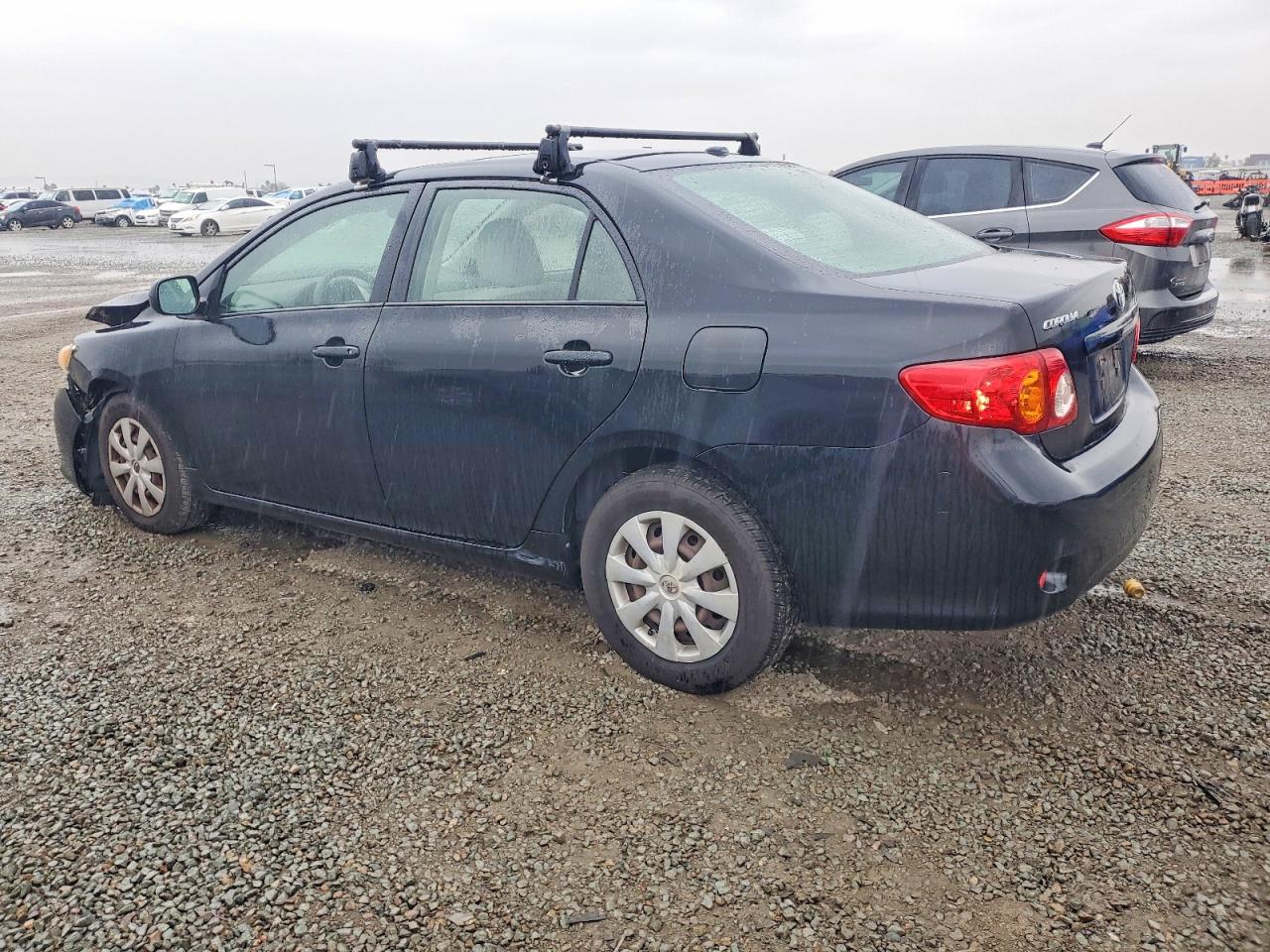 2010 TOYOTA COROLLA photo 2