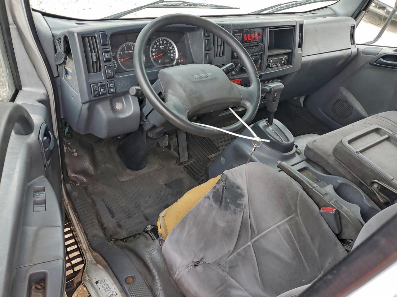 2016 ISUZU NRR photo 15