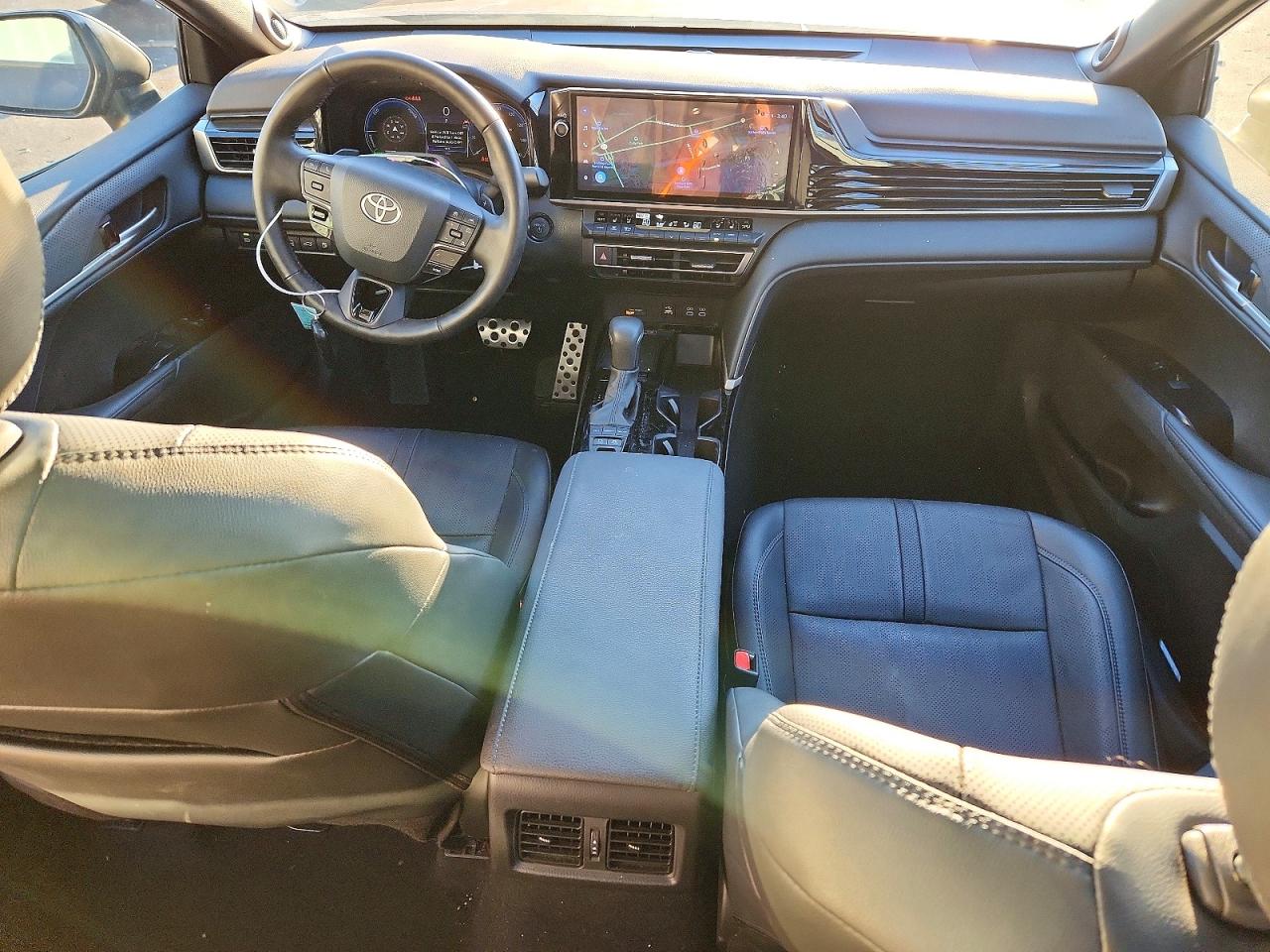 2025 TOYOTA CAMRY XSE photo 8