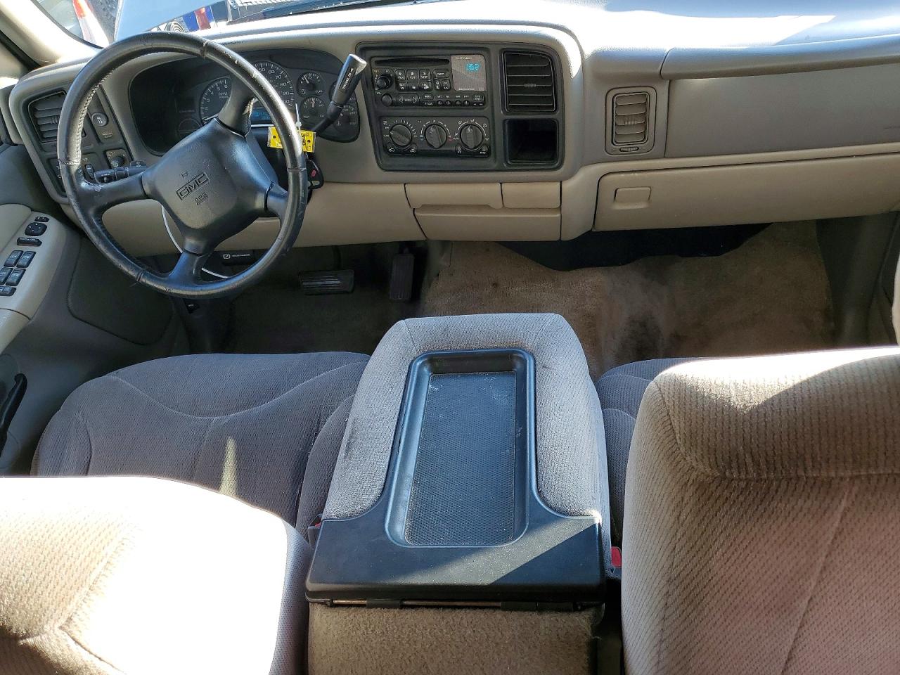 2002 GMC YUKON XL C1500 photo 8