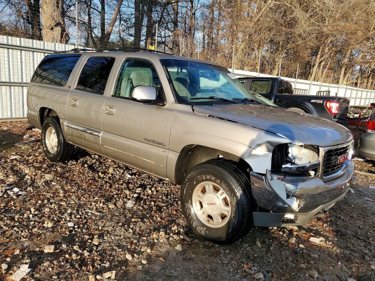 2002 GMC YUKON XL C1500 photo 4