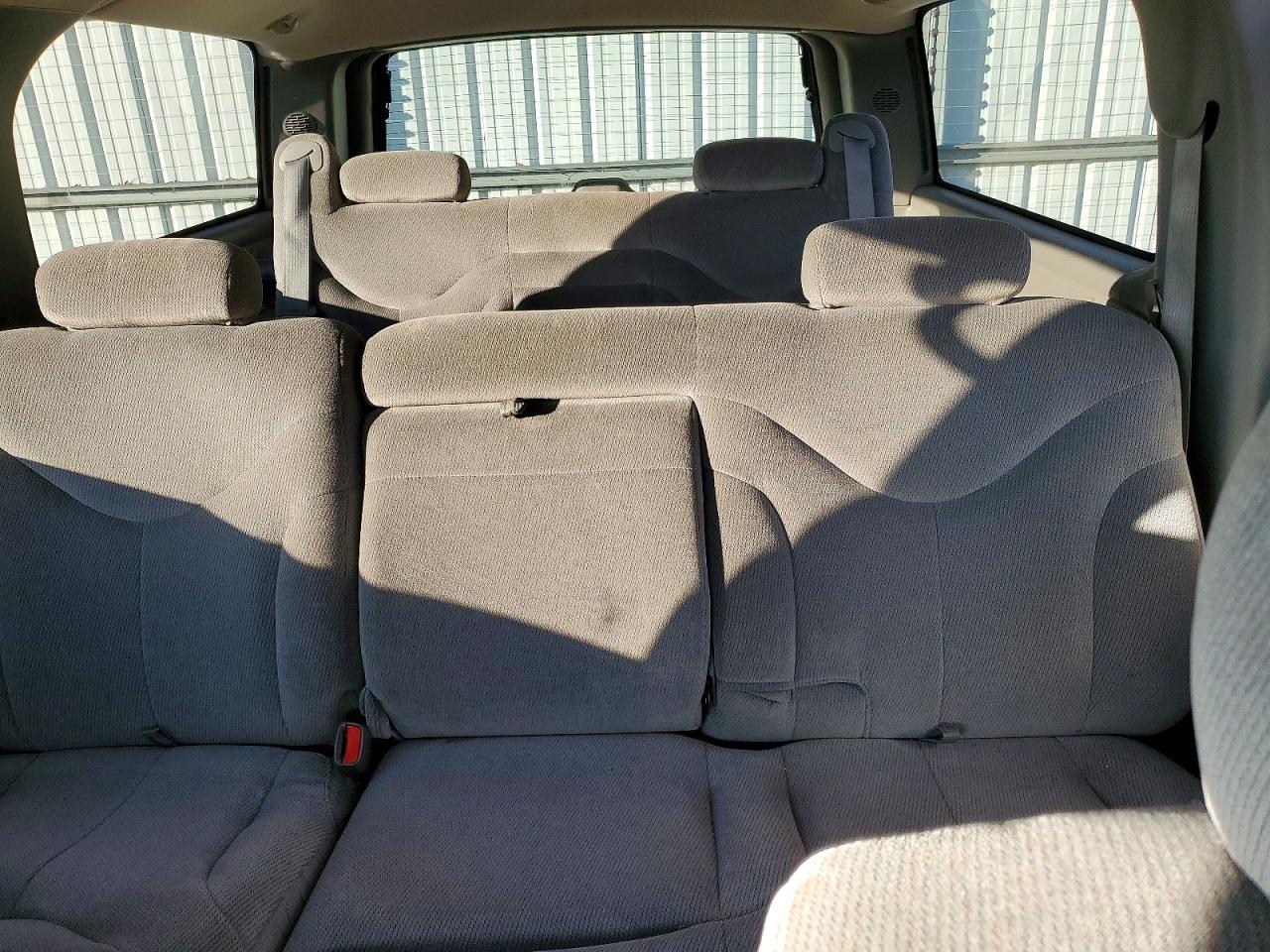 2002 GMC YUKON XL C1500 photo 10