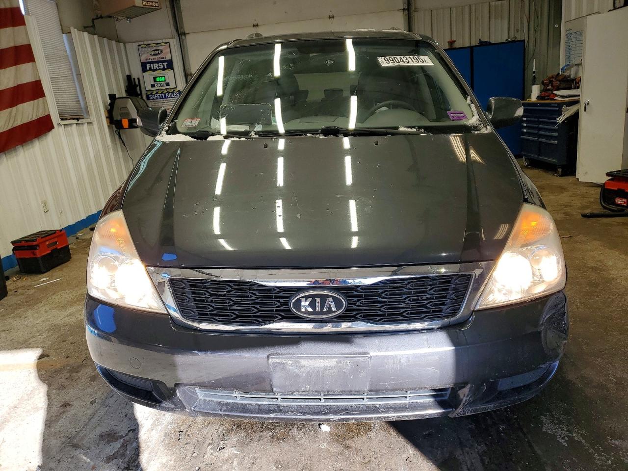 2012 KIA SEDONA LX photo 5
