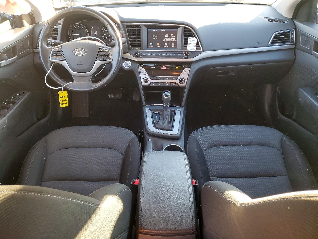 2017 HYUNDAI ELANTRA SE photo 8