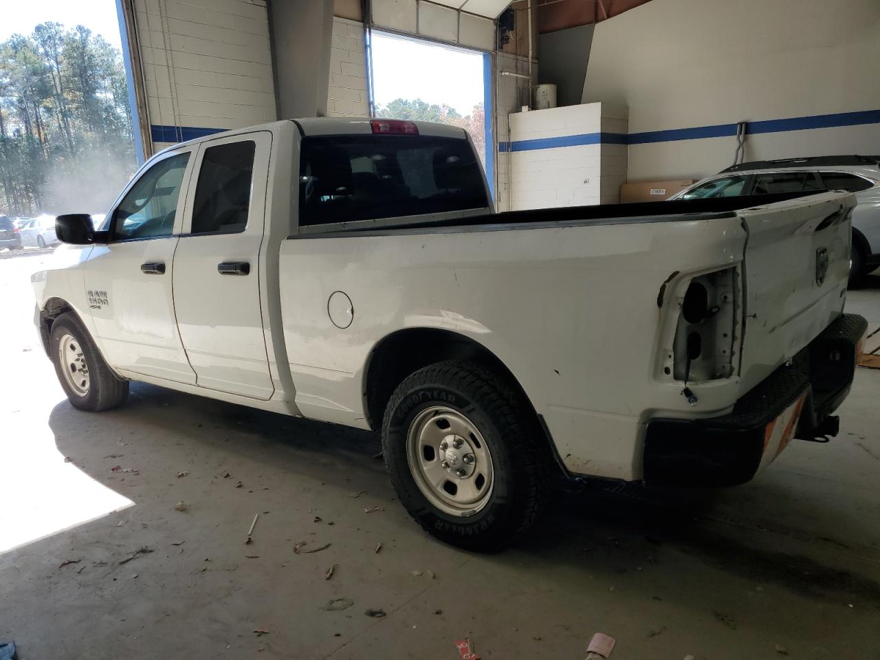 2019 RAM 1500 CLASSIC TRADESMAN photo 3